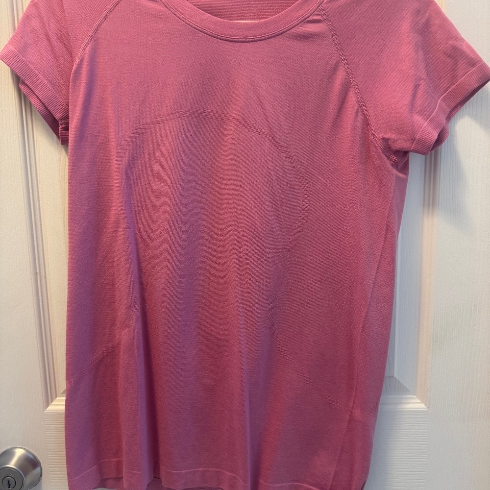 Lululemon Swiftly Tech 2.0  S/S  Hip Length Pink Blossom